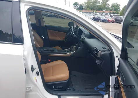 2017 Lexus Is 300 из США, поврежденный, VIN JTHCM1D21H5023903